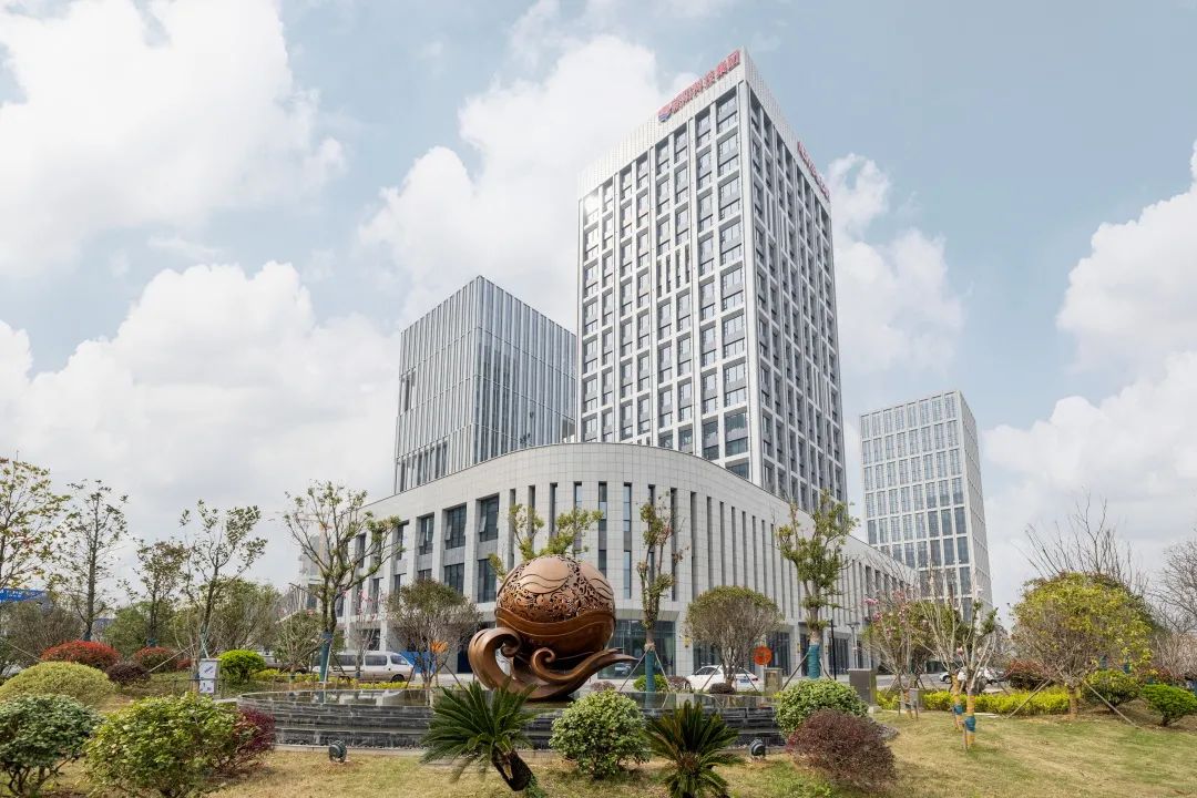 云頂之上,觸動(dòng)心靈深處的無限空間 | 新陽科技集團(tuán)總部大廈