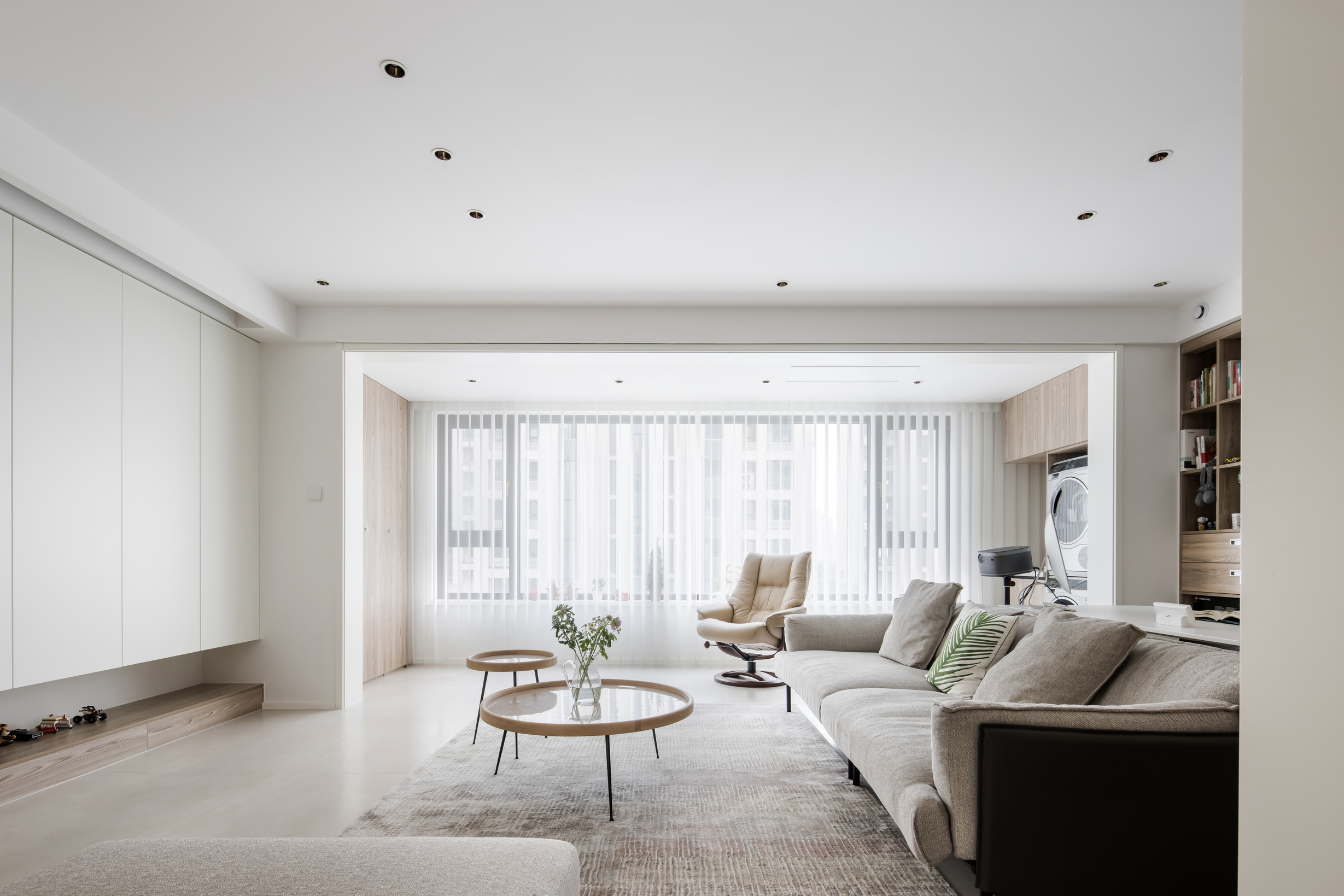 全屋不裝電視？看完這140㎡極簡(jiǎn)之家，我酸了