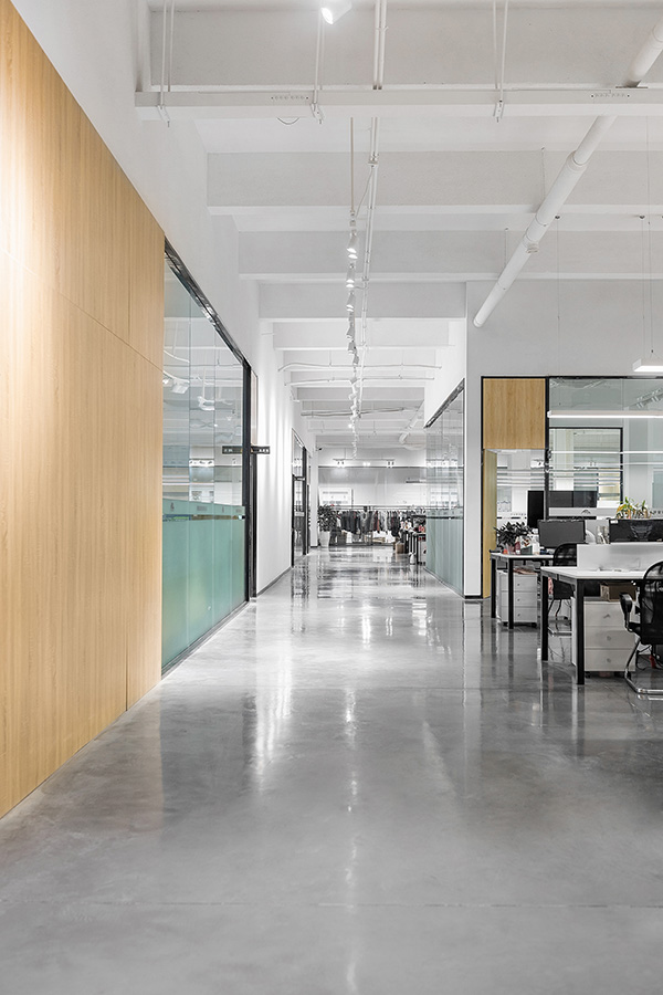 過道-常州辦公樓室內(nèi)裝修 過道-常州辦公樓室內(nèi)裝修