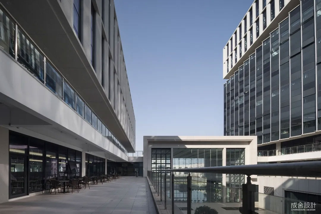 室外休息區(qū)-品牌裝修公司 室外休息區(qū)-品牌裝修公司